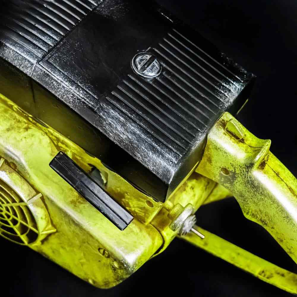 Texas Chainsaw Massacre Chainsaw with Sound Kettensäge Replik von Trick or Treat Studios 4