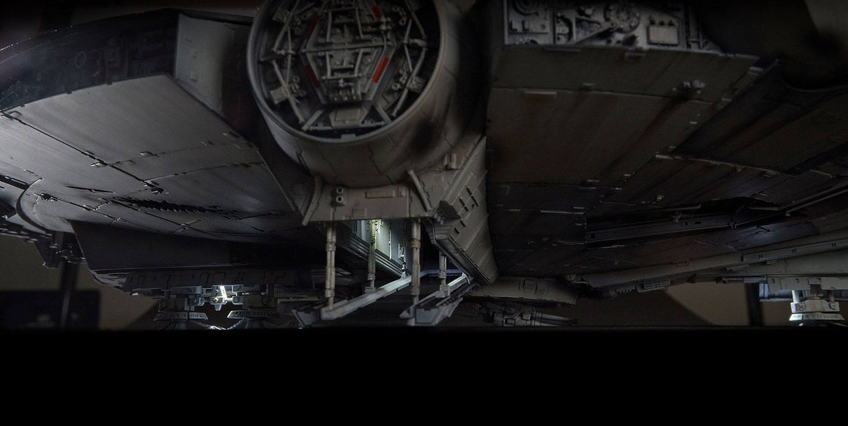 Bandai Star Wars Star Wars Episode IV Millennium Falke Perfect Grade 1/72 Modellbausatz