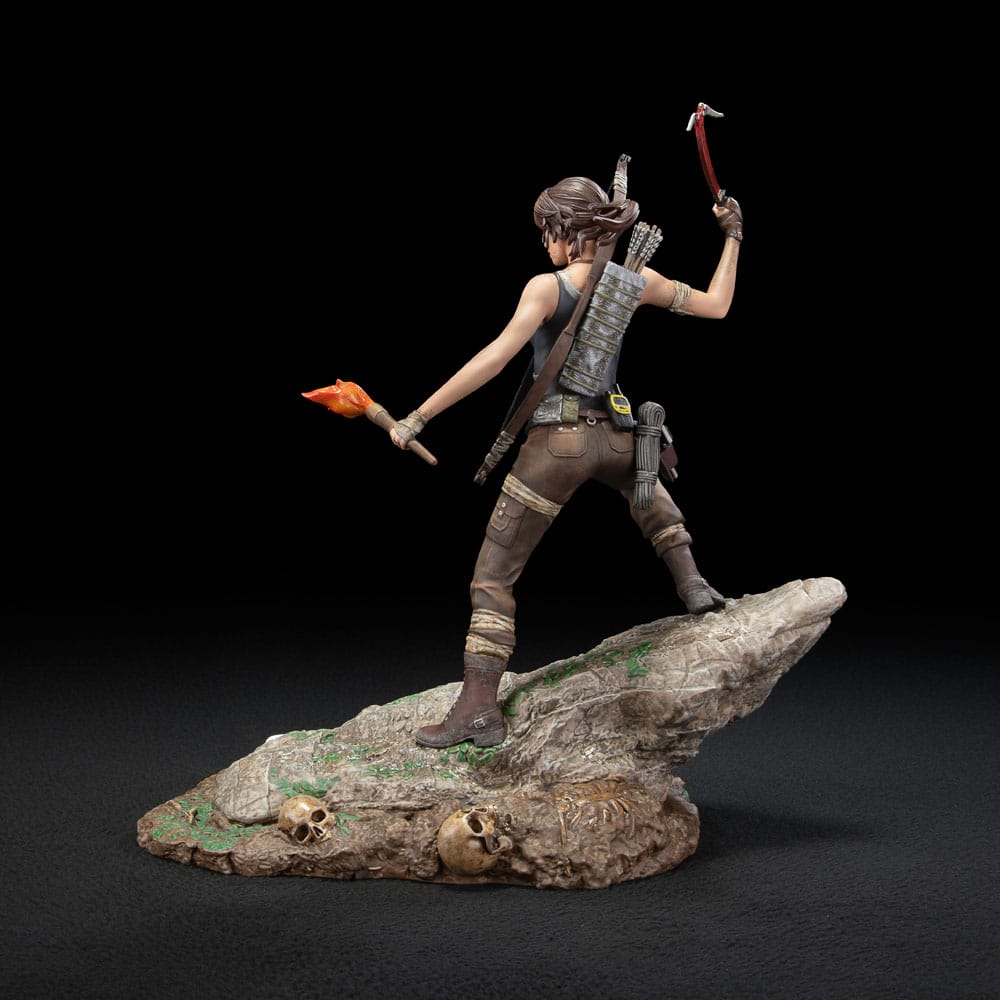 Dark Horse Tomb Raider Survivor Era Lara Croft Survivor Era Statue