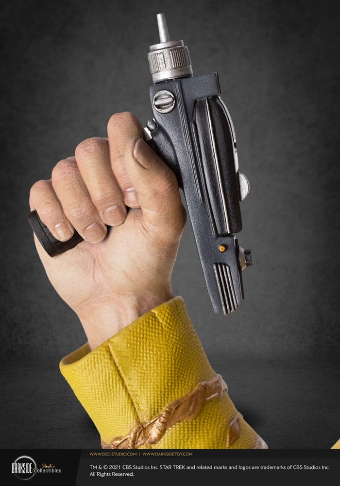 Darkside Collectibles Studio Star Trek Captain James T Kirk 1/3 Museum Statue