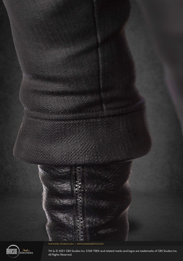 Darkside Collectibles Studio Star Trek Captain James T Kirk 1/3 Museum Statue