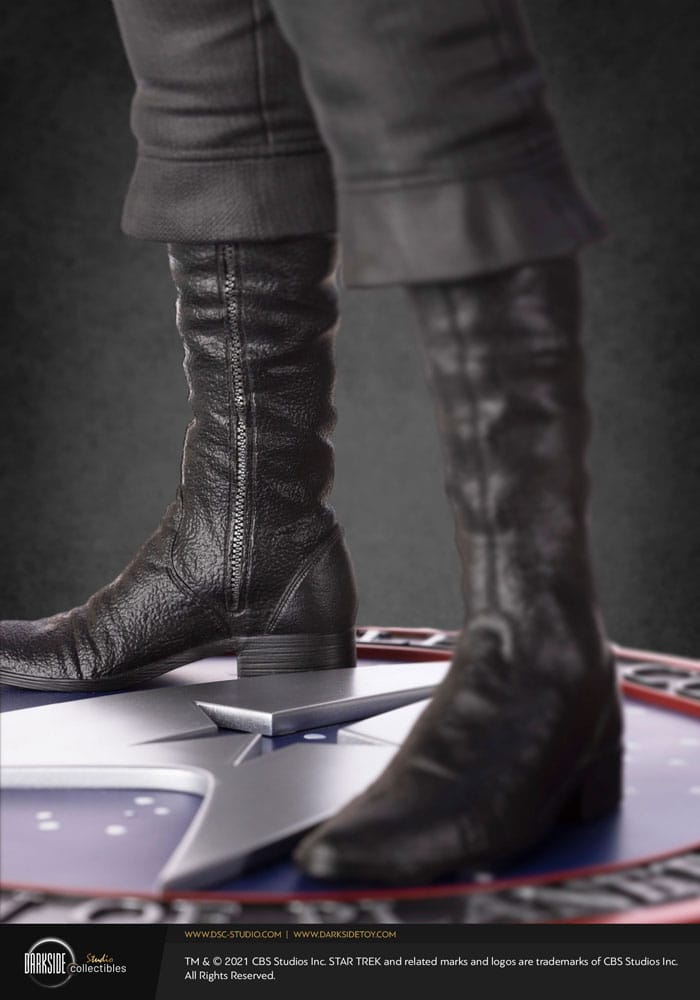 Darkside Collectibles Studio Star Trek Captain James T Kirk 1/3 Museum Statue