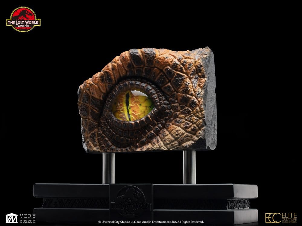 Elite Creature Collectibles The Lost World: Jurassic Park Male Velociraptor Eye Prop Replik