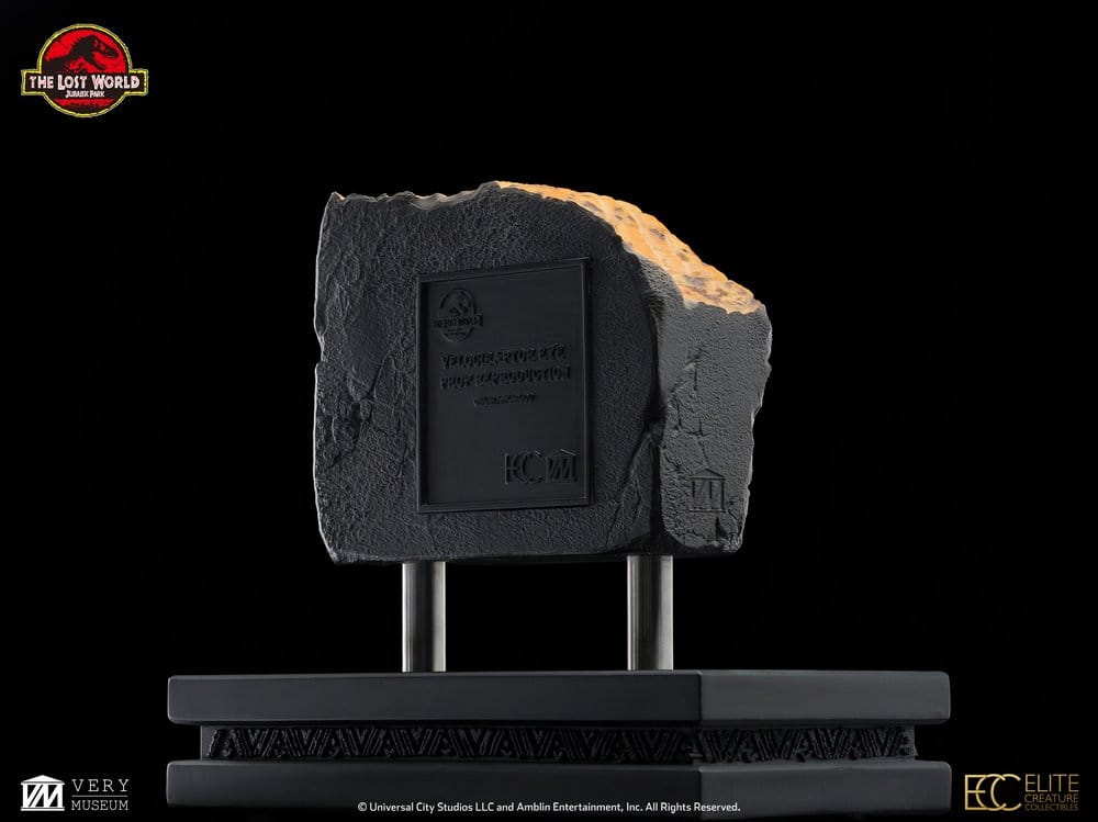 Elite Creature Collectibles The Lost World: Jurassic Park Male Velociraptor Eye Prop Replik
