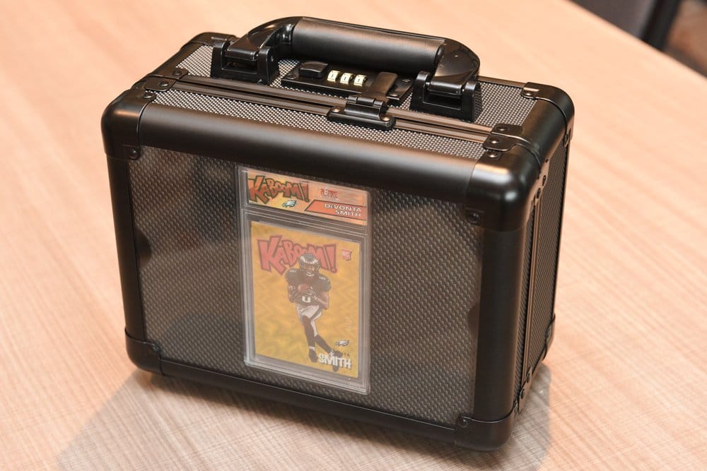 Evoretro Evoretro Graded Card Display und Transportkoffer mit Sichtfenster Schwarz