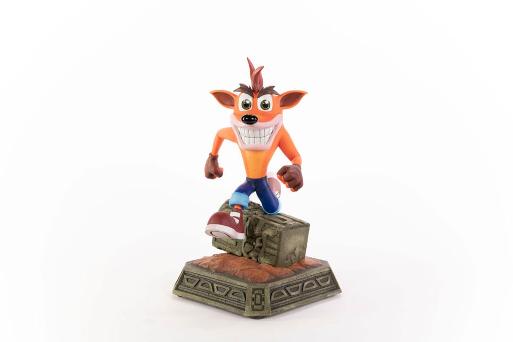 First 4 Figures Crash Bandicoot Classic Statue