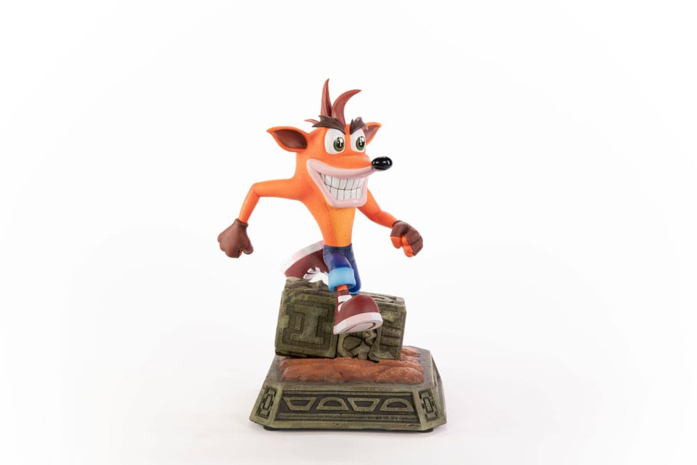 First 4 Figures Crash Bandicoot Classic Statue