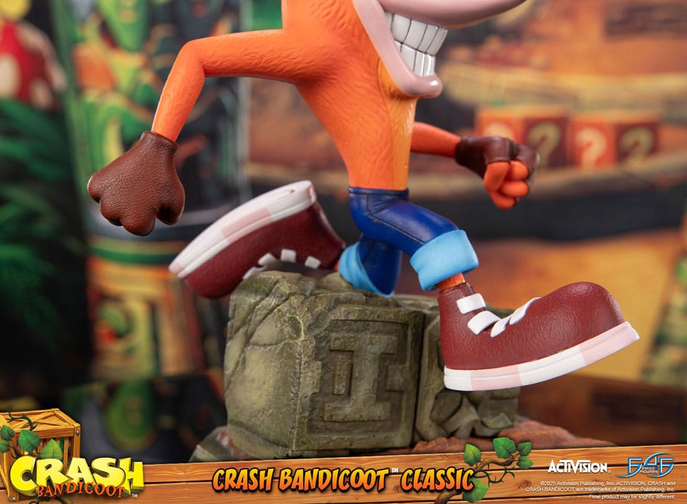 First 4 Figures Crash Bandicoot Classic Statue