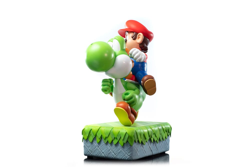 First 4 Figures Super Mario - Mario & Yoshi Exclusive Edition Statue