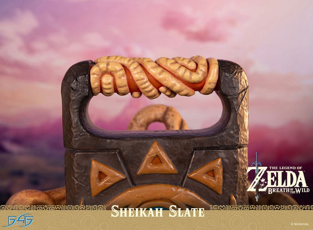 First 4 Figures The Legend of Zelda Breath of the Wild Sheikah Slate Life-Size 1/1 Statue