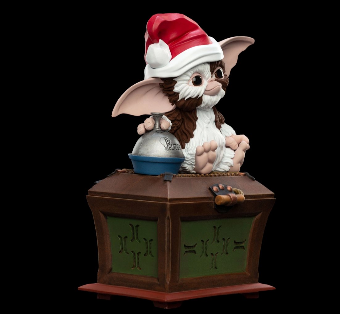 Gremlins - Gizmo with Santa Hat Mini Epics Limited Edition Vinyl Figur