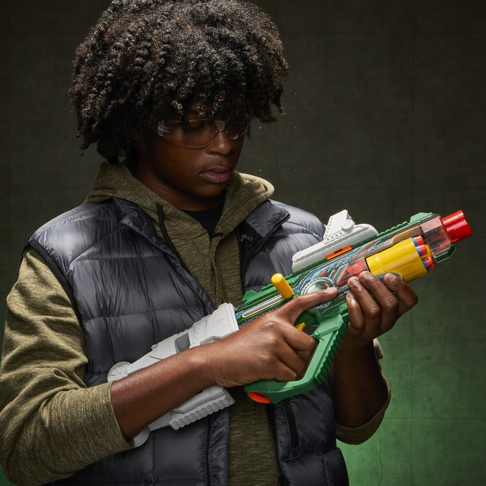 Hasbro Avengers: Doomsday NERF Dart-Blaster Doctor Doom