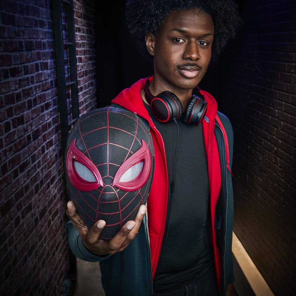 Hasbro Spider-Man Miles Morales Marvel Legends Elektronische Maske mit Fernbedienung
