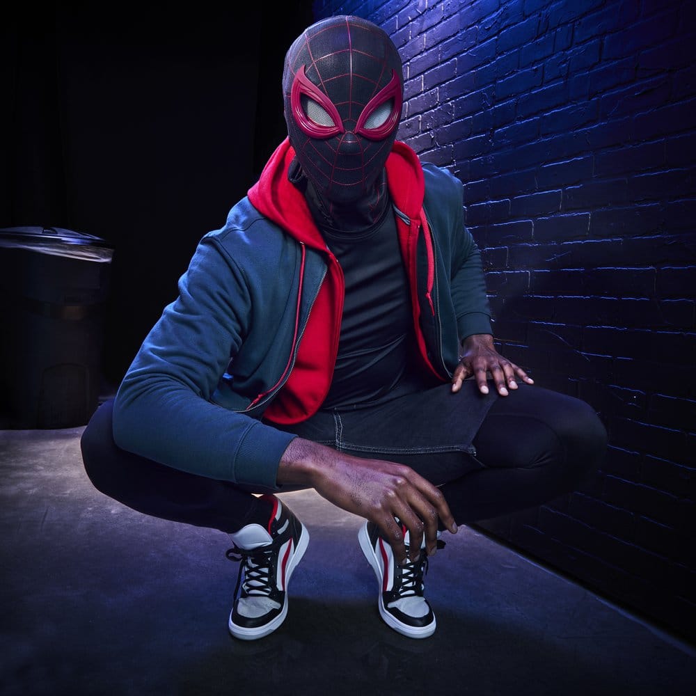 Hasbro Spider-Man Miles Morales Marvel Legends Elektronische Maske mit Fernbedienung