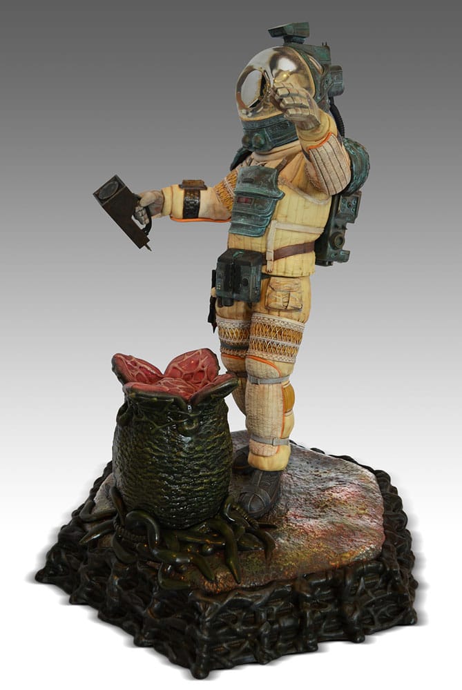 Hollywood Collectibles Group Alien Officer Kane 1/4 Statue