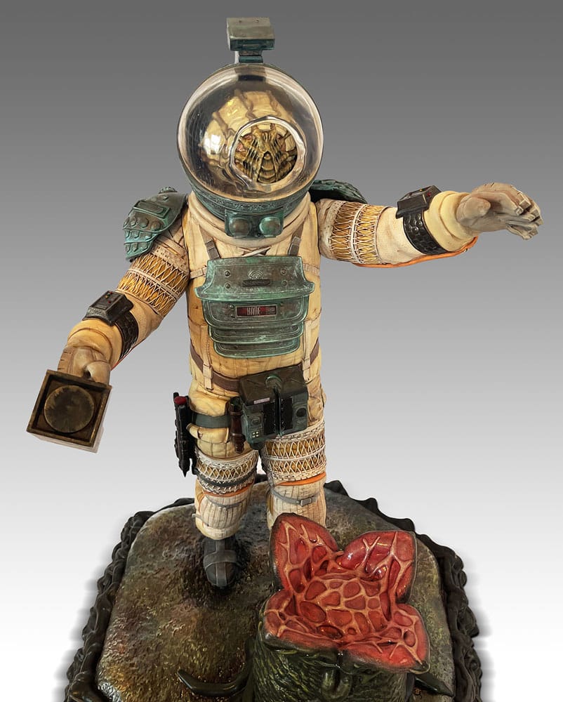 Hollywood Collectibles Group Alien Officer Kane 1/4 Statue