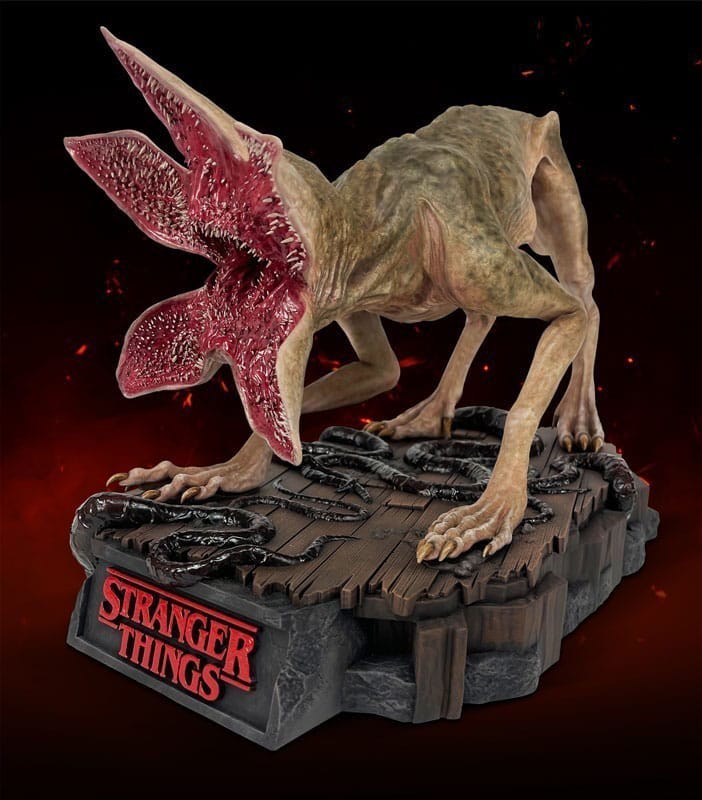 Hollywood Collectibles Group Stranger Things Demodog 1/4 Statue