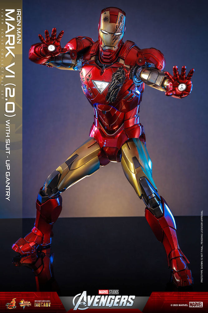 Hot Toys Marvel’s The Avengers Iron Man Mark VI (2.0) mit Suit-Up Gantry Diecast 1/6 Actionfigur