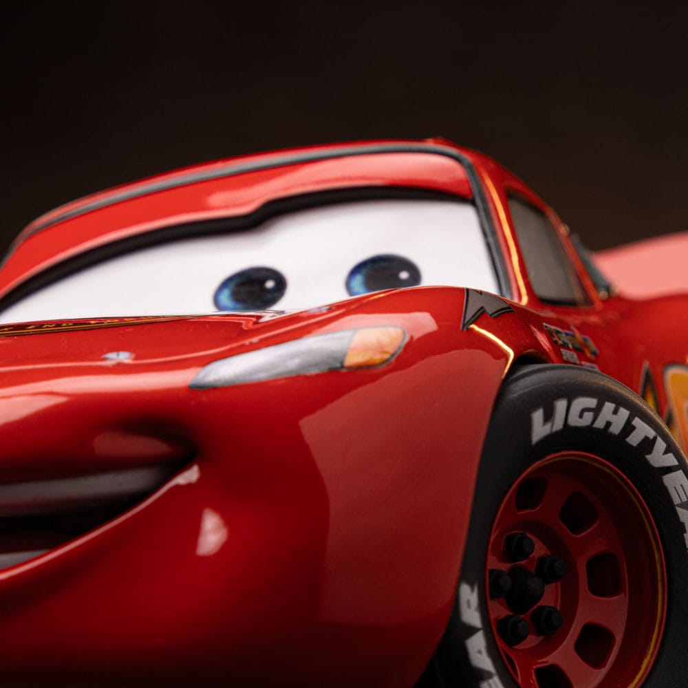 Iron Studios Cars Art Scale Lightning Mcqueen 1/10 Statue