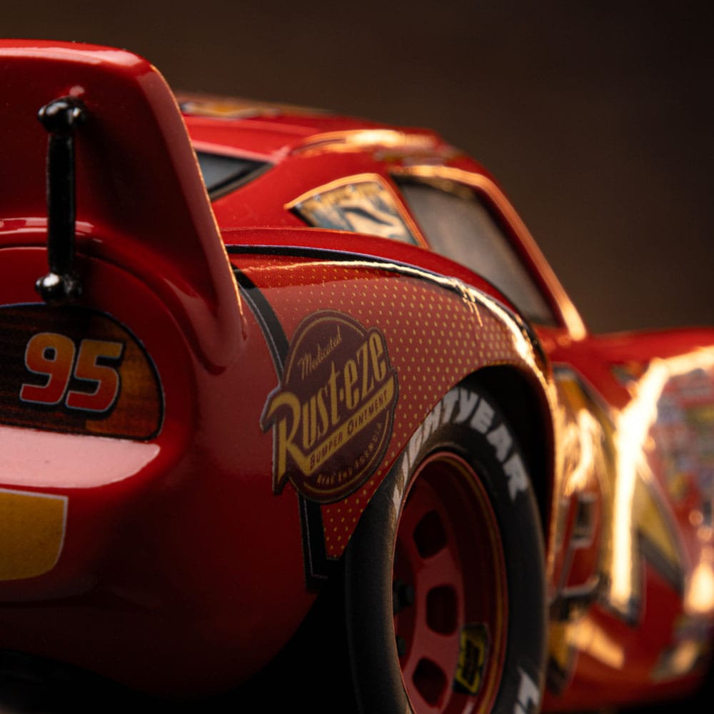 Iron Studios Cars Art Scale Lightning Mcqueen 1/10 Statue