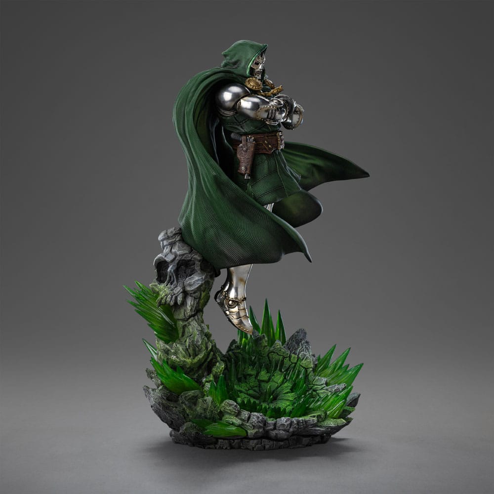 Iron Studios Marvel Legends Doctor Doom Diorama Art Scale Statue 1/10
