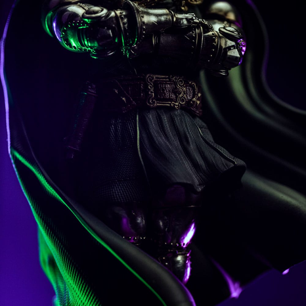 Iron Studios Marvel Legends Doctor Doom Diorama Art Scale Statue 1/10
