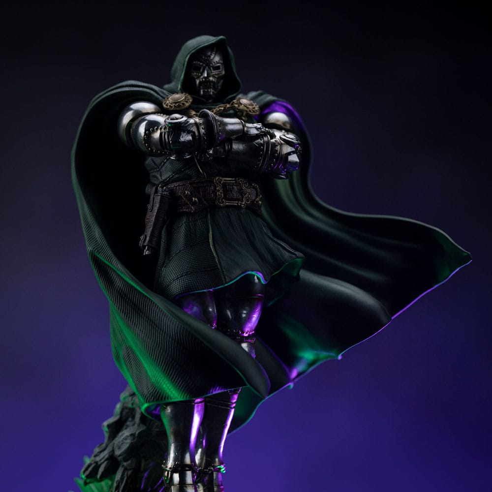 Iron Studios Marvel Legends Doctor Doom Diorama Art Scale Statue 1/10