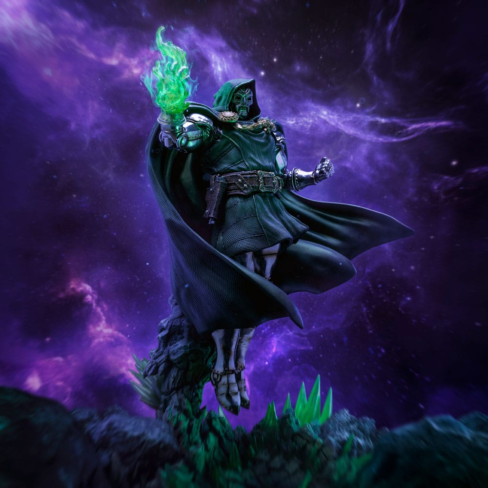 Iron Studios Marvel Legends Doctor Doom The Infinity Gauntlet Deluxe Edition 1/10 Statue