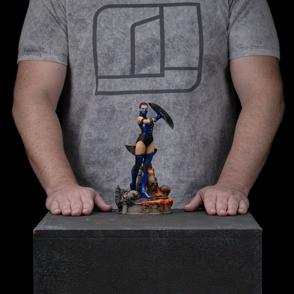 Iron Studios Mortal Kombat Art Scale Kitana 1/10 Statue