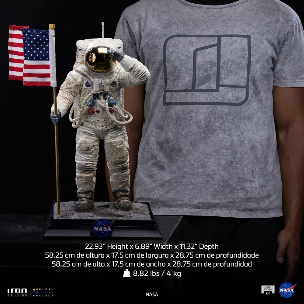 Iron Studios NASA Legacy Replica Apollo 11 Astronaut 1/4 Statue