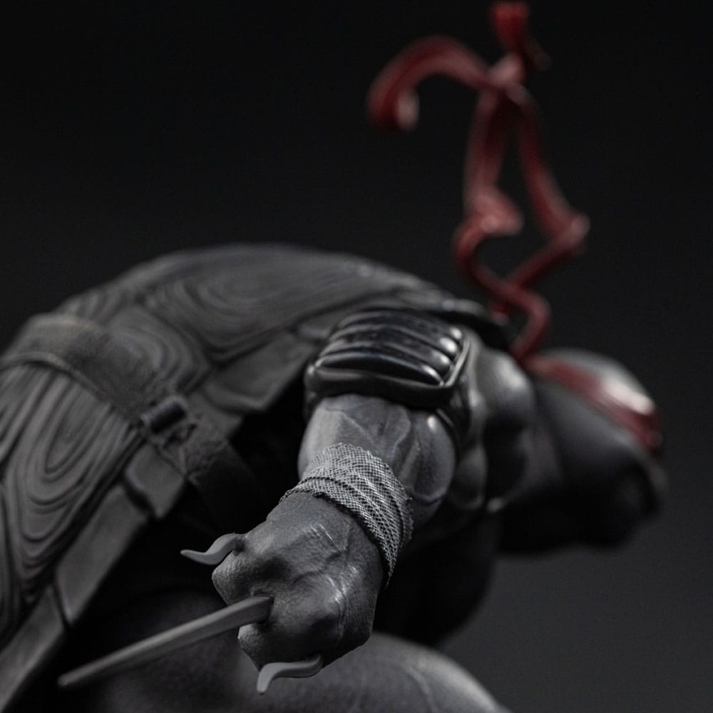 Iron Studios Teenage Mutant Ninja Turtles Raphael Black and White Exclusive 1/10 Statue