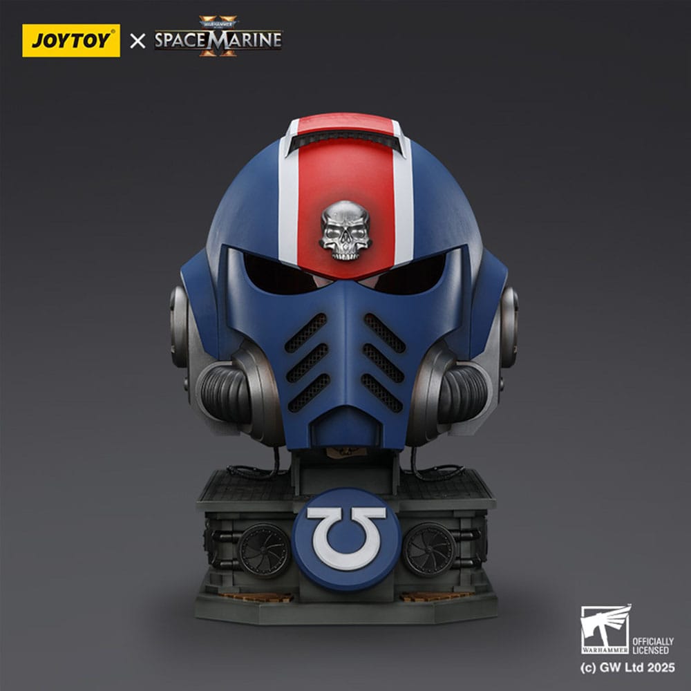 Joy Toy (CN) Warhammer 40,000 Space Marine 2 Ultramarines Lieutenant Titus Helm mit Display-Stand Replik