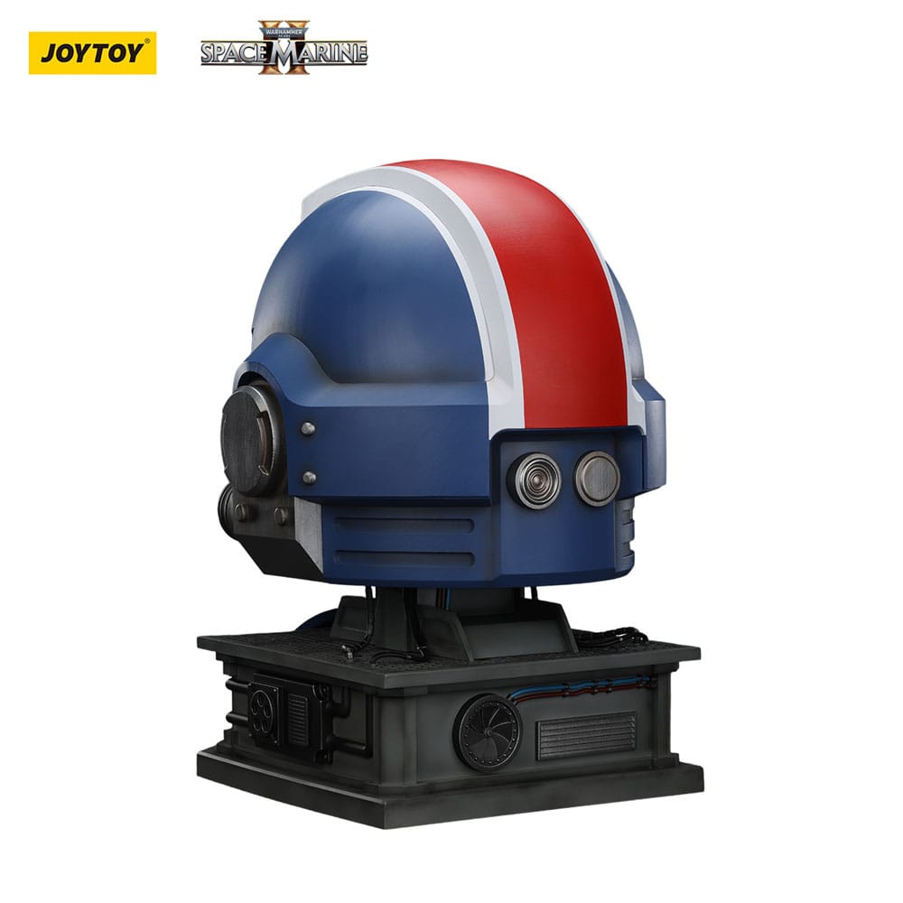 Joy Toy (CN) Warhammer 40,000 Space Marine 2 Ultramarines Lieutenant Titus Helm mit Display-Stand Replik