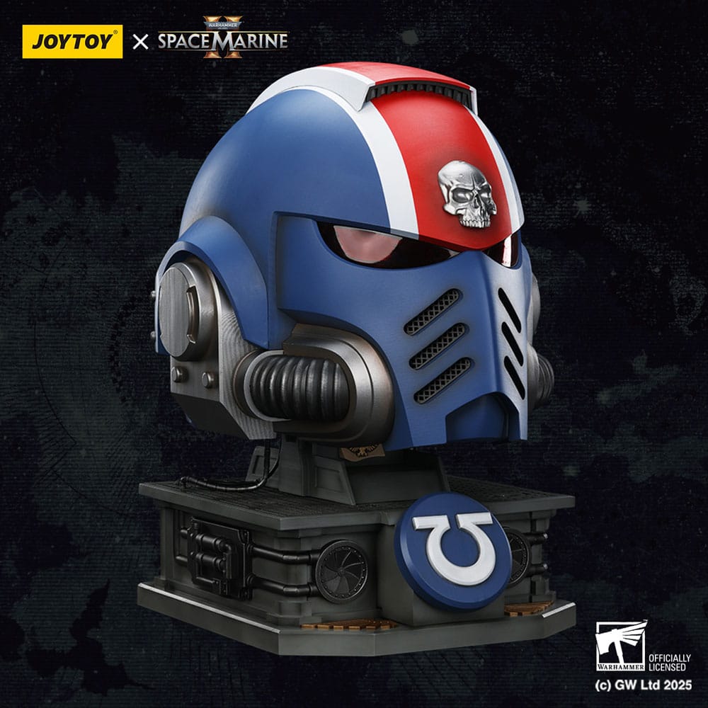 Joy Toy (CN) Warhammer 40,000 Space Marine 2 Ultramarines Lieutenant Titus Helm mit Display-Stand Replik