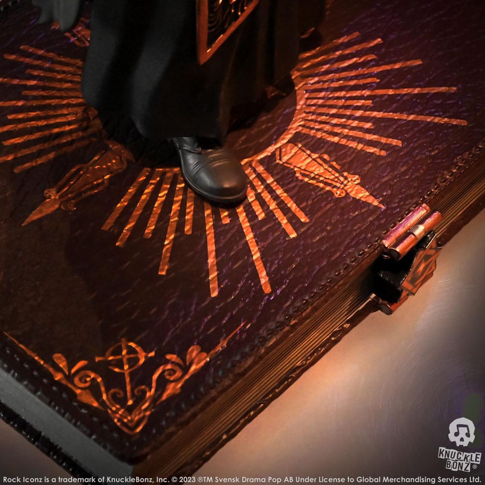 Knucklebonz Ghost Papa Emeritus IV (Black Robes) Rock Iconz 1/9 Statue