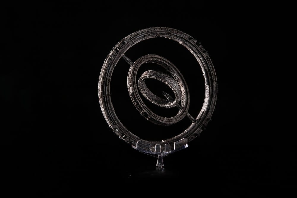 Master Replicas Foundation The Invictus Die-Cast Spaceship