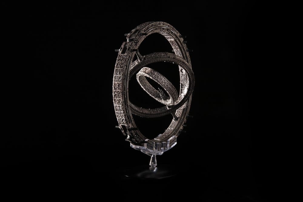 Master Replicas Foundation The Invictus Die-Cast Spaceship