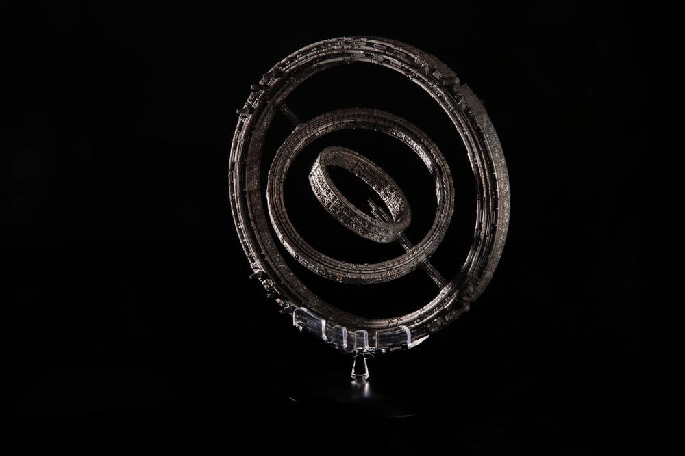 Master Replicas Foundation The Invictus Die-Cast Spaceship