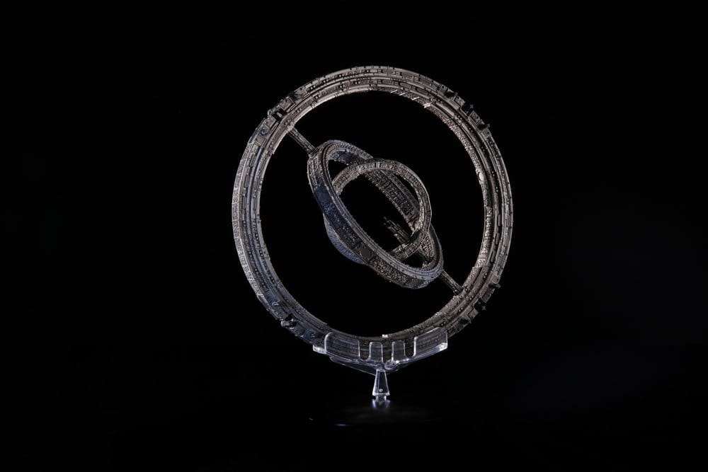 Master Replicas Foundation The Invictus Die-Cast Spaceship