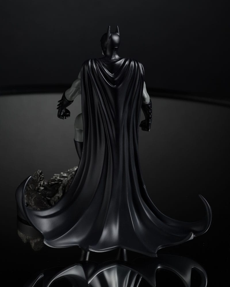 McFarlane Toys DC Direct Batman Bjorn Barends Black White 1/10 Statue