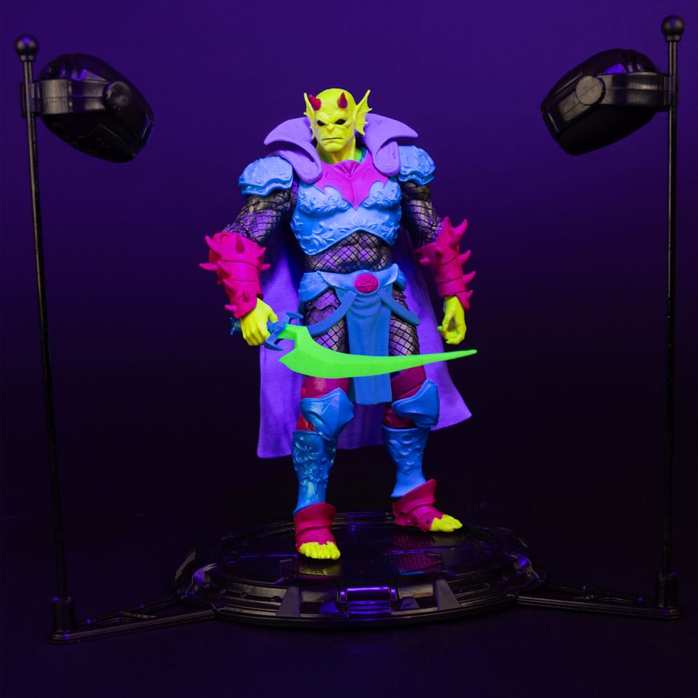 McFarlane Toys DC Multiverse Demon Knights The Demon Black Light Edition Gold Label Actionigur