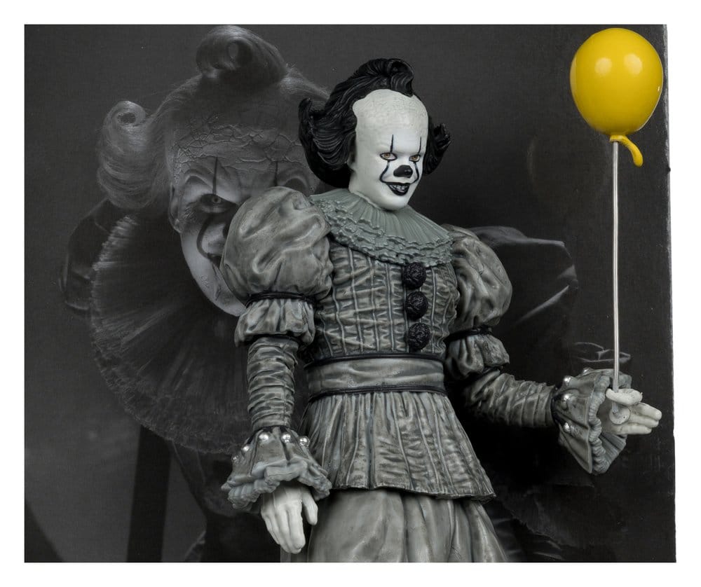McFarlane Toys Es Welcome To Derry Pennywise Black White Movie Maniacs Figur