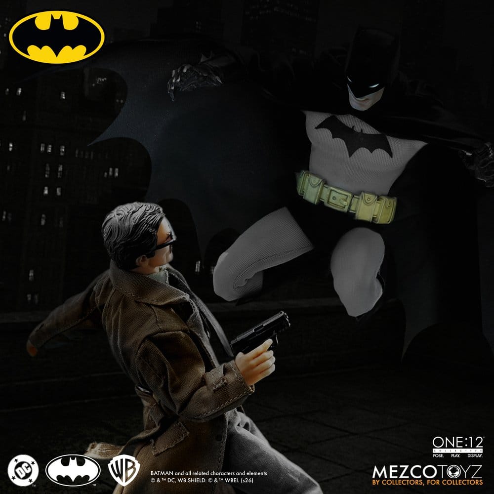 Mezco Toys DC Comics Batman Year One 1/12 Actionfigur