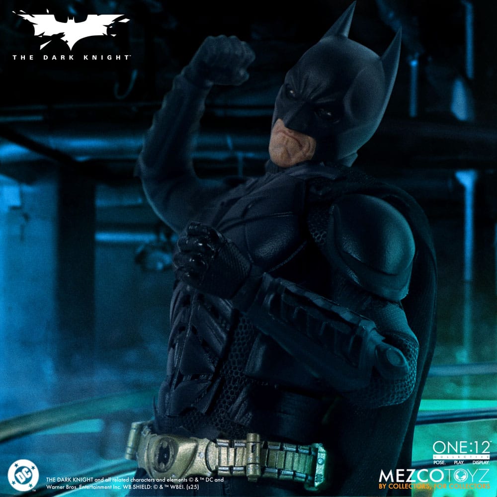 Mezco Toys The Dark Knight Batman 1/12 Actionfigur