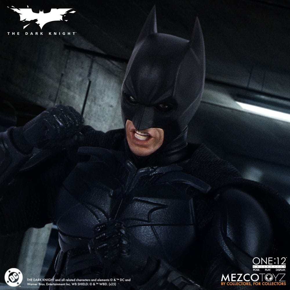 Mezco Toys The Dark Knight Batman 1/12 Actionfigur