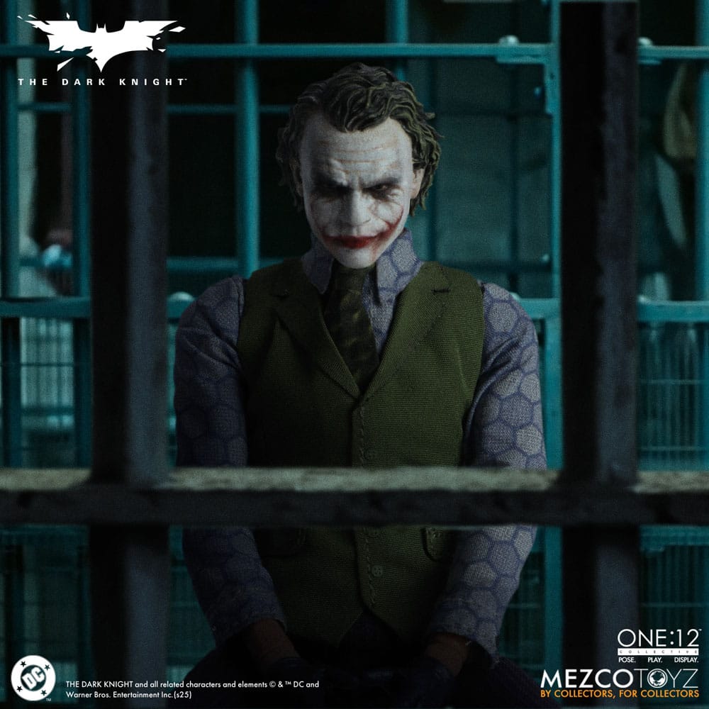Mezco Toys The Dark Knight Joker 1/12 Actionfigur