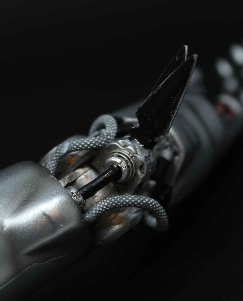 Neamedia Icons Cyberpunk Edgerunners Silverhand Arm Replik