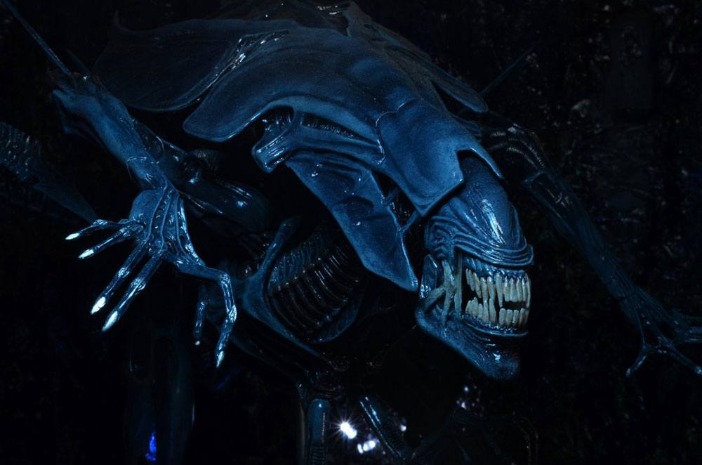 NECA Aliens Xenomorph Alien Queen Ultra Deluxe 38 cm Actionfigur
