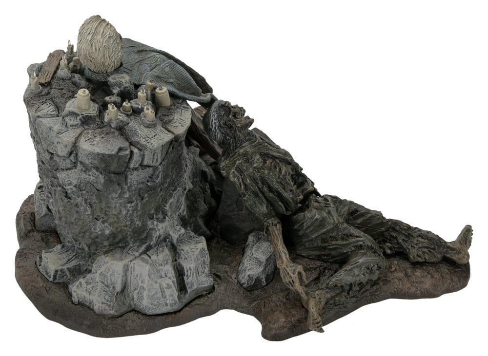 NECA Friday the 13th The Game Pamela Shrine Diorama