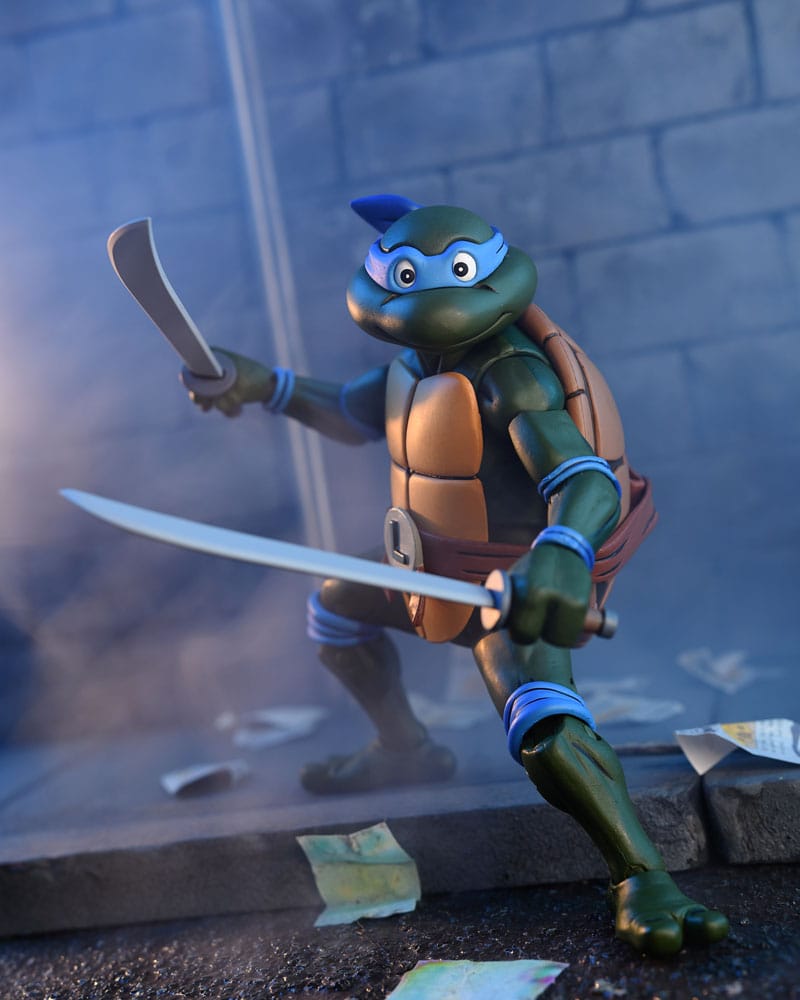 NECA Teenage Mutant Ninja Turtles (1987 Cartoon) Ultimate Leonardo (VHS) Actionfigur